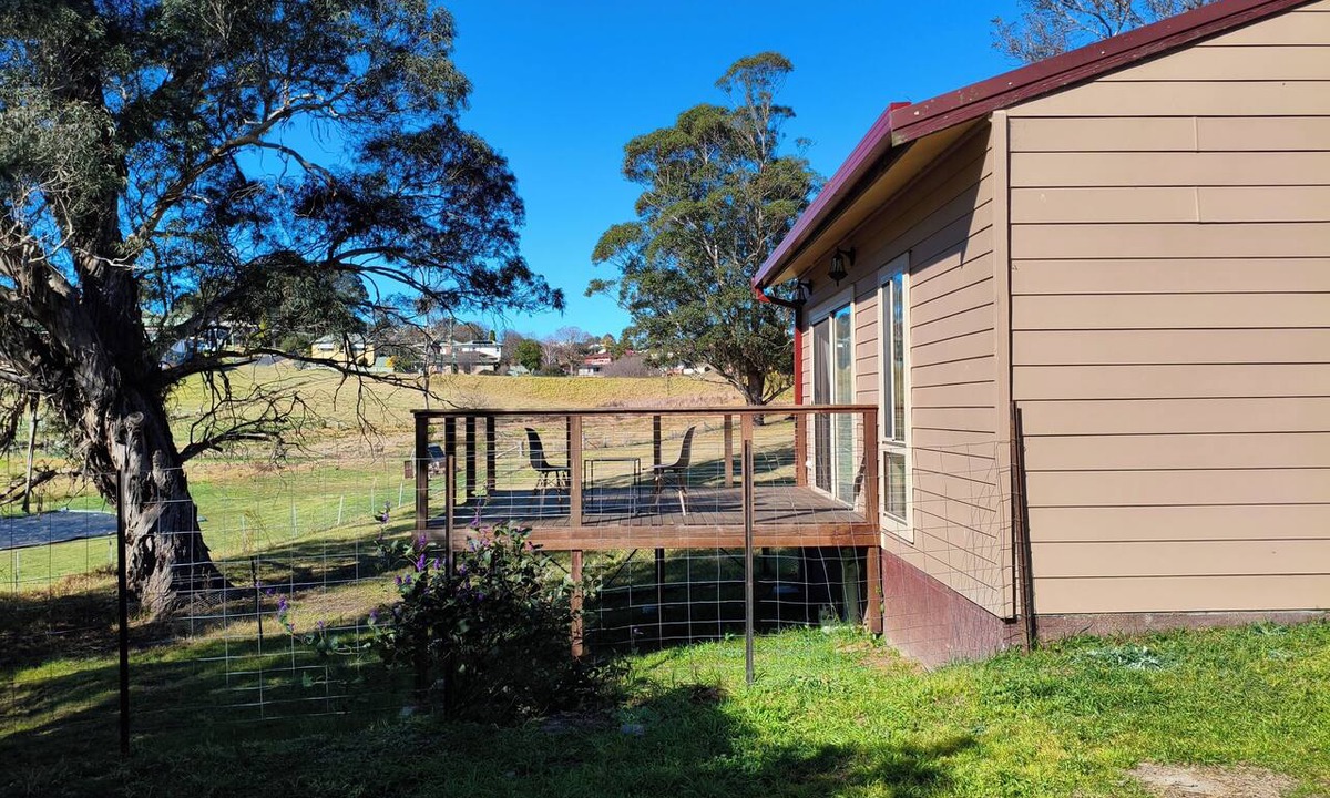 Bega Cottage | Bega Cottage, private space overlooking farm land 5 min walk to shops and cafes