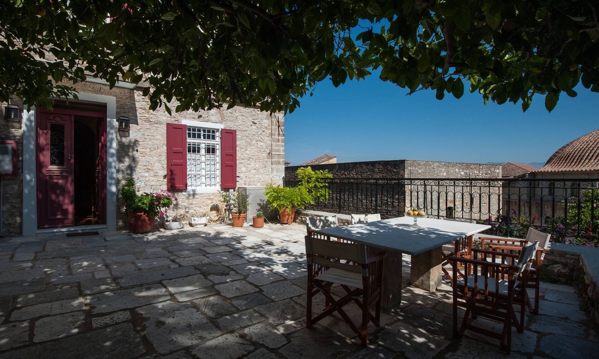 Nafplion City Centre Apartment | Fully Renovated With All Modern Comforts.