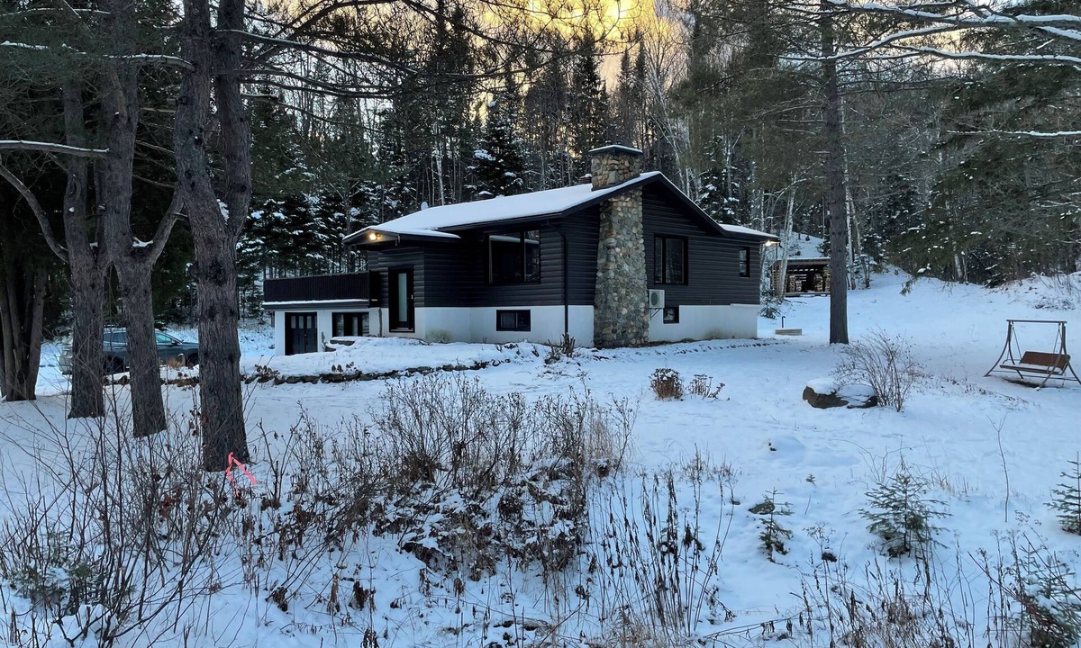 Saint Donat Ski Chalet | Lake Ouareau cottage