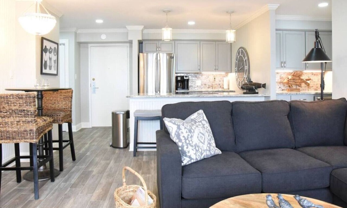 Northeast Virginia Beach Apartment | Luxury Living on the Oceanfront | Gorgeous Kitchen 901
