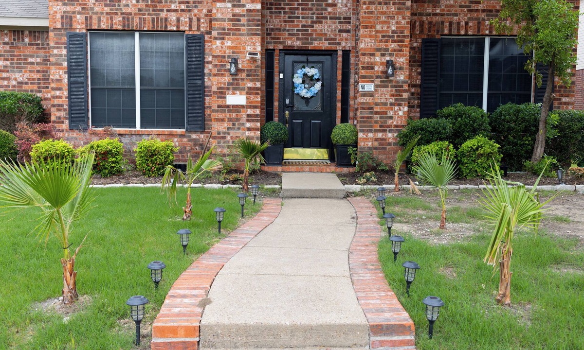 Allen House | Newly renovated 3 bedroom house near Allen premium outlets