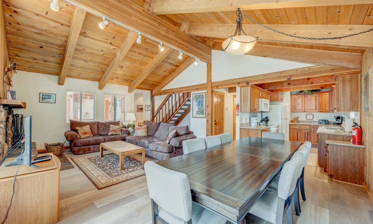 Truckee Ski Chalet | Remodeled home with private hot tub, pool access & free ski shuttle