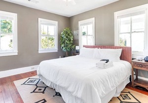 ✰ Central & Comfortable Downtown Home ✰ in Charleston