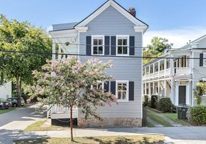 ✰ Central & Comfortable Downtown Home ✰ in Charleston