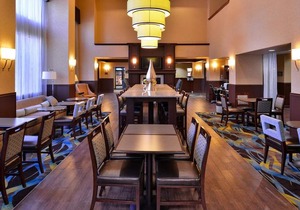 Hampton Inn & Suites Ontario in Ontario