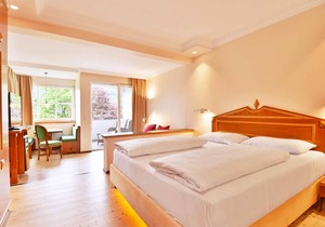 Junior suite 'Carmen' B&B - Amerika-Holzer Hotel Resort in Klopein