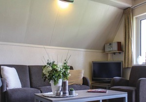This beautifully situated vacation home is located on the waterfront in a welcoming vacation park in in Gramsbergen