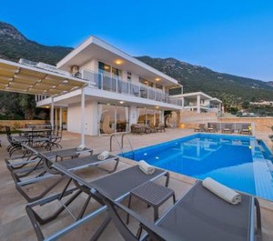 Lumiere Villas 