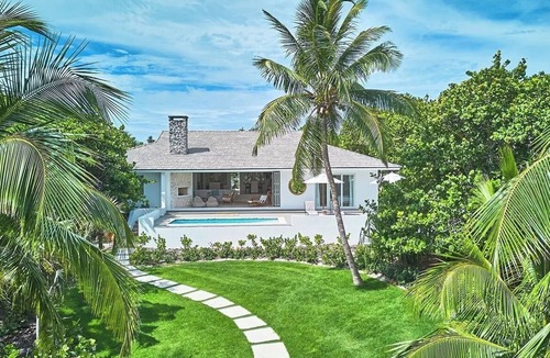 Governor's Harbour Villa | 4 Bedrooms with Sea Views, Private Pool, & Near Tippy’s Beach Bar