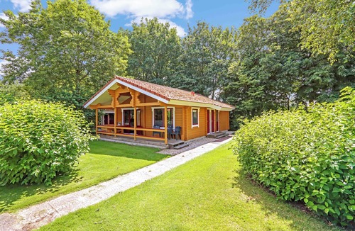 Gramsbergen House | Comfortable 6-person Finnish chalet with dishwasher, washing machine and veranda in the Vechtdal. Ideal for families.