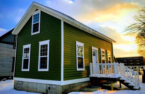 Cedar Rapids House | Comfortable Home in the Heart of Historic NewBo near Downtown - King Bed!