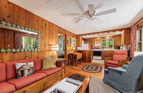 Maple City House | CRO Terrapin Station- 2 Cottages on Glen Lake