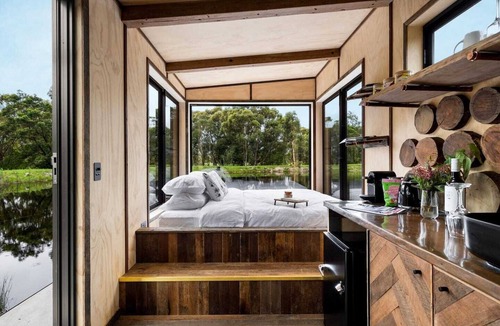 Kangaroo Valley Apartment | Getawayz NSW - 'Banksia' Designer Tiny Home w/stunning dam views