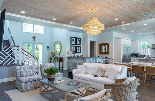 Dunmore Town House | Harbor Island Oceanfront Escape. Private Dock, Heated Pool & Sunset Views.
