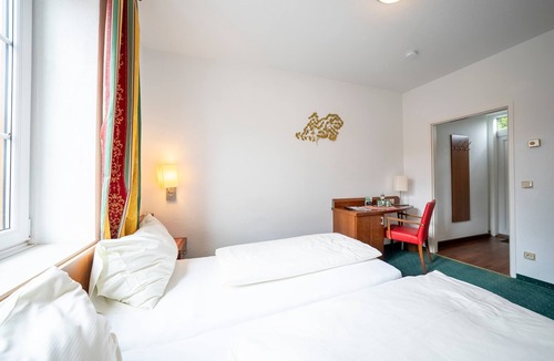 Gumpoldskirchen Bed & Breakfast | Hotel Krug Double Room | Breakfast | Garden