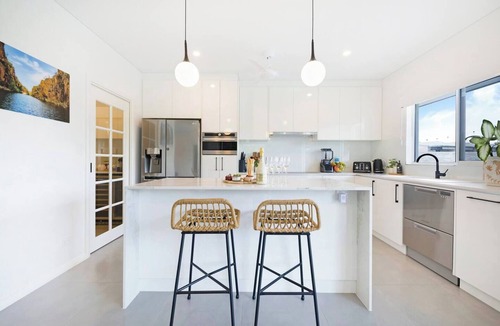 Bayview House | Infinitys Edge Darwin Luxury Waterfront Oasis