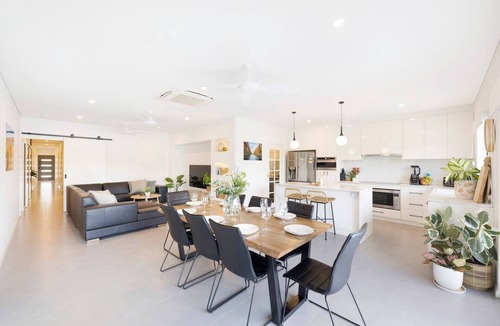 Bayview House | Infinitys Edge Darwin Luxury Waterfront Oasis