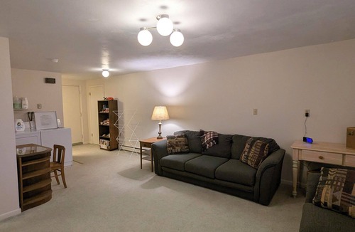 Lincoln House | "Living on the Wedge" A 3-bedroom house in Lincoln on Historic Route 66.