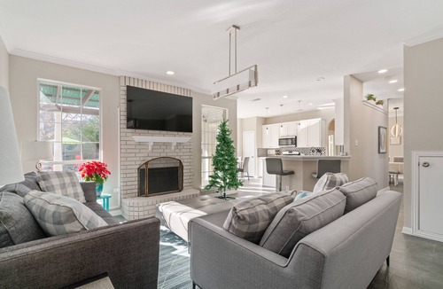 Flower Mound House | Modern Home w Heated Pool Game Rm sleeps12-15 near DFW & Gaylord hotel