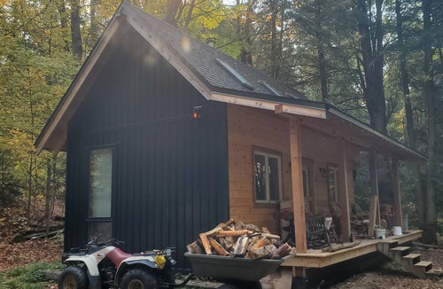 Bracebridge Cabin | Muskoka Cabin, Vacation home rental, Muskoka cottage, Bear Den Muskoka, cottage
