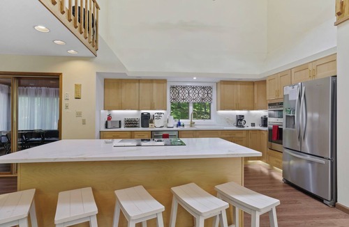 East Stroudsburg House | Newly remodeled 5BRHome-Hot Tub, Game & Poker rooms, Pool, Fire Pit, Kayaks, AC!