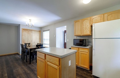 East Stroudsburg House | Poconos Getaway w/Private Ski Slope & Pool Access