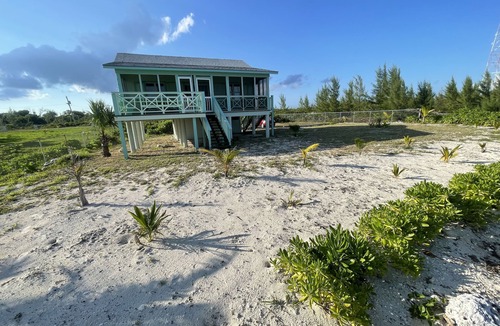 High Rock House | PRIVATE OCEANFRONT BEACH BUNGALOW! SNORKELING REEFS PADDLEBOARDING!