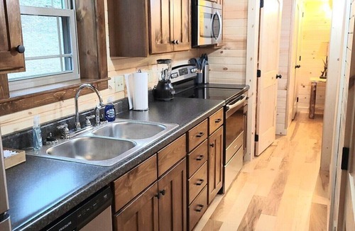 Rockbridge Cabin | Queen of Hearts. Secluded Hocking Hills cabin.