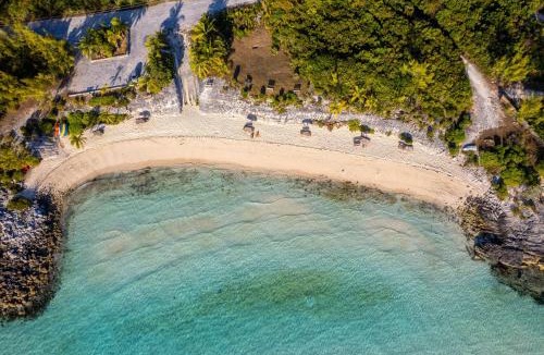 Rainbow Bay House | Seas The Day - Brand New Villa withOcean View, Walk to Rainbow Bea home