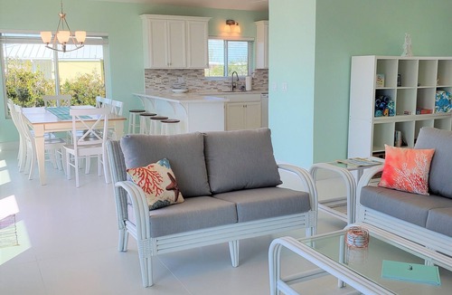 Staniel Cay House | STANIEL CAY 4BR/3BA BEACHFRONT Private Vacation Home "Gibraltar" - 2026 Refresh!
