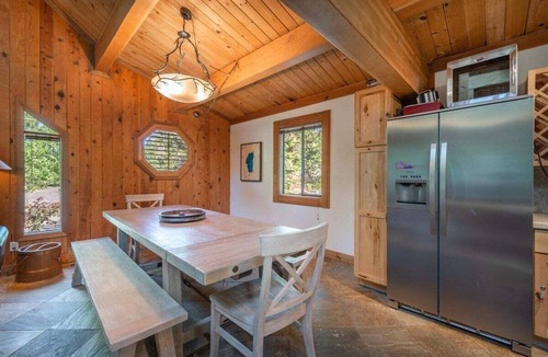Lake Forest House | Sweet Dreams In Dollar Point Tahoe City - Hot Tub, Dog Friendly