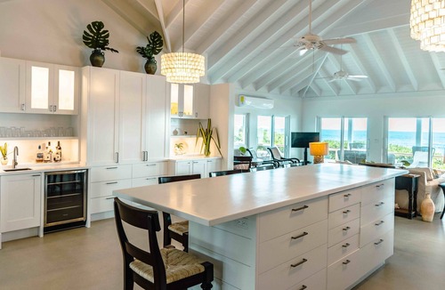 Triana Shores House | Third Reef - A Beautiful Oceanfront House on the Pink Sands of Harbour Island