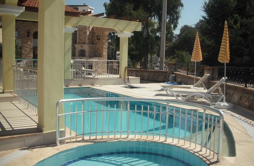 Ciftlik Villa | Villa: Private Pool, gated gdn, forest views, 6 minutes to beach, cafe, s'mkts