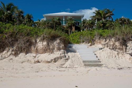 Aqua Villa and Cottage home in Governorʼs Harbour