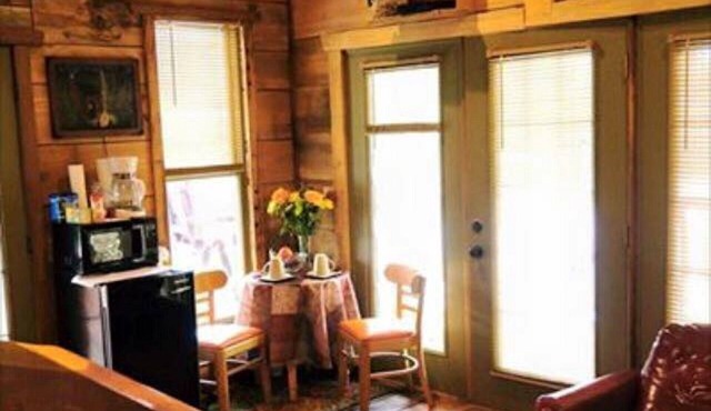 1 BEDROOM 1 BATH, TREE-CABIN BY A 20 ACRE PRIVATE LAKE in Jackson