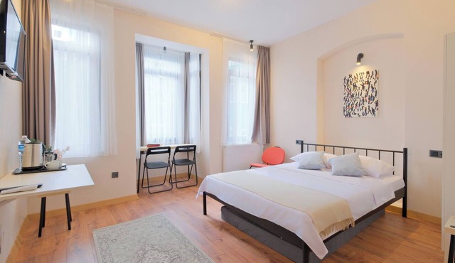 1 bedroom apartment in enchanting Beyoğlu with AC, WiFi in Beyoglu