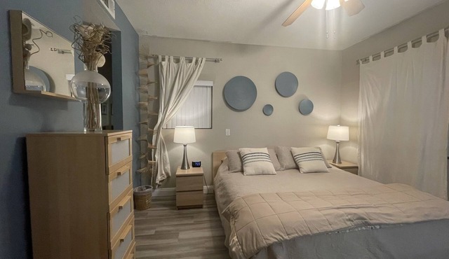 104 Newly Remodeled Super Clean Condominium - Minutes from the Strip in Las Vegas
