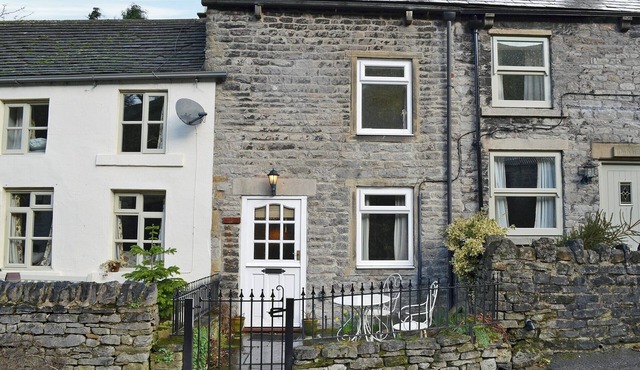 2 bedroom accommodation in Castleton, near Buxton in Hope Valley