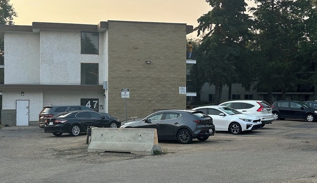2 bedroom apartment by the Sturgeon River in St. Albert