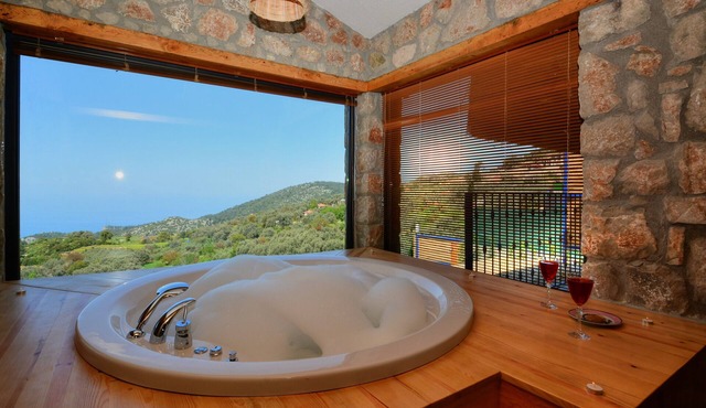 2 Bedroom Private Villa with Infinity Pool and Sea View in Mugla