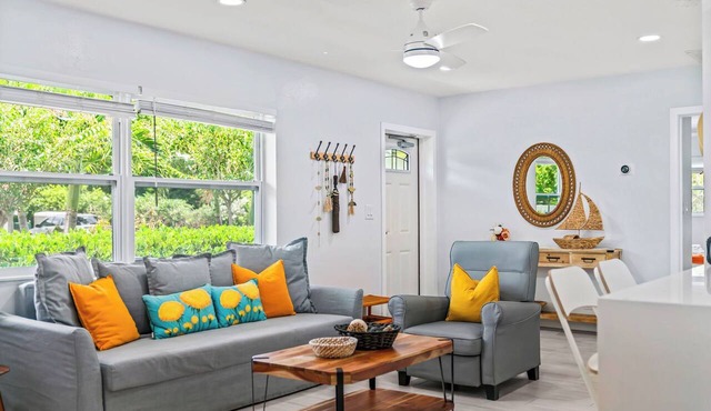 2 Full Baths and a Private King Suite, 5 Min to the Beach, Family Ready in Pompano Beach