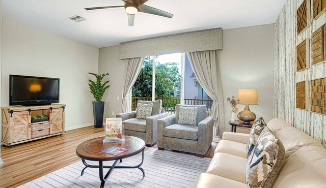 3-bed/3.5-bath Townhome w/Patio and Garage in Orlando