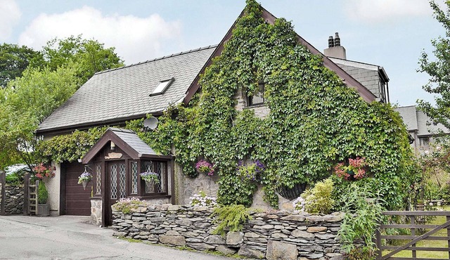 3 bedroom accommodation in Beddgelert, near Caernarfon in Caernarfon