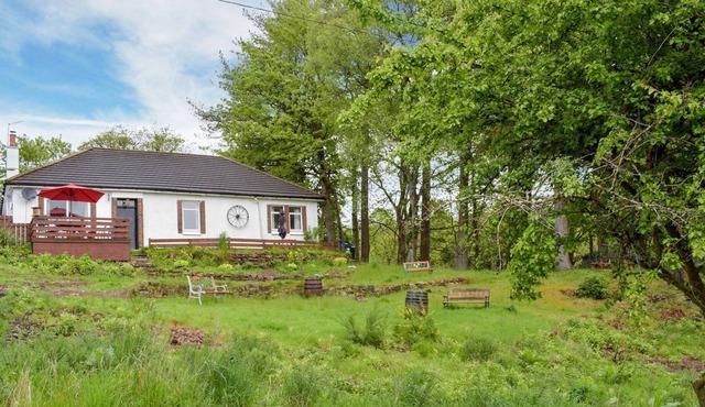 3 bedroom accommodation in Milngavie, near Glasgow in Glasgow