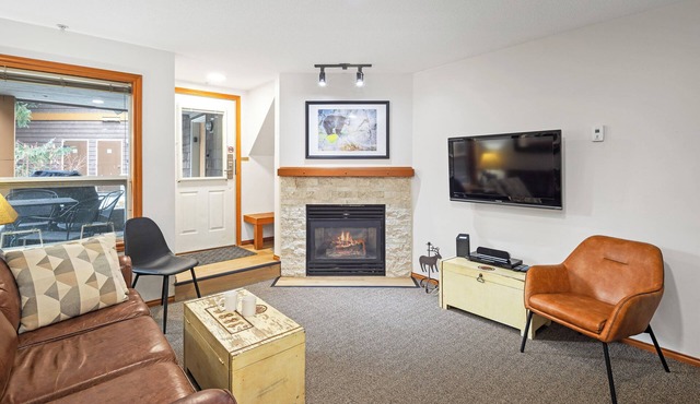 59 Glaciers Reach this 2br home has a hot tub & pool in Whistler Village in Whistler