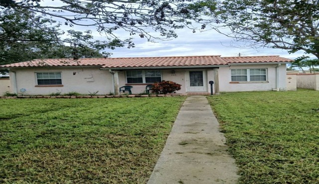 755 40th Ave Pet Friendly Luxury St Petersburg Home in St Petersburg