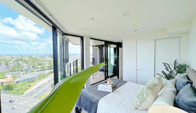 Amazing Sunset View Penthouse in Auckland