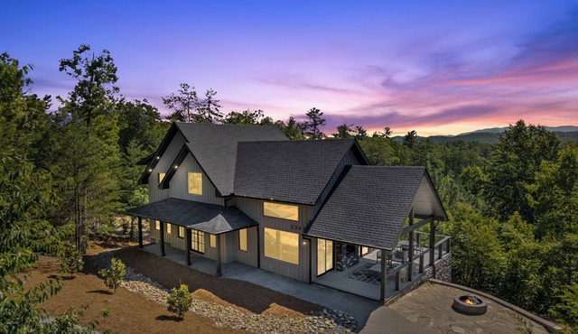 Amazing Views, Indoor Pool, Basketball Hoop, Hot Tub, Pool & Poker Table in Sevierville