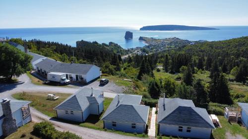 Au Pic de l'Aurore Motel-Chalets in Perce