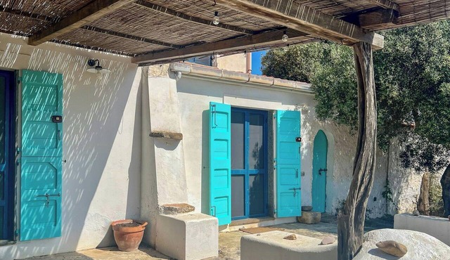 Authentic Sardinian house 100 m from the sea in Carloforte